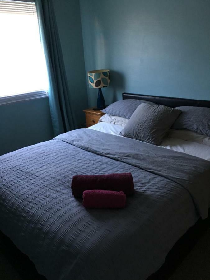 Travelling Stop Apartment Swindon Exterior foto