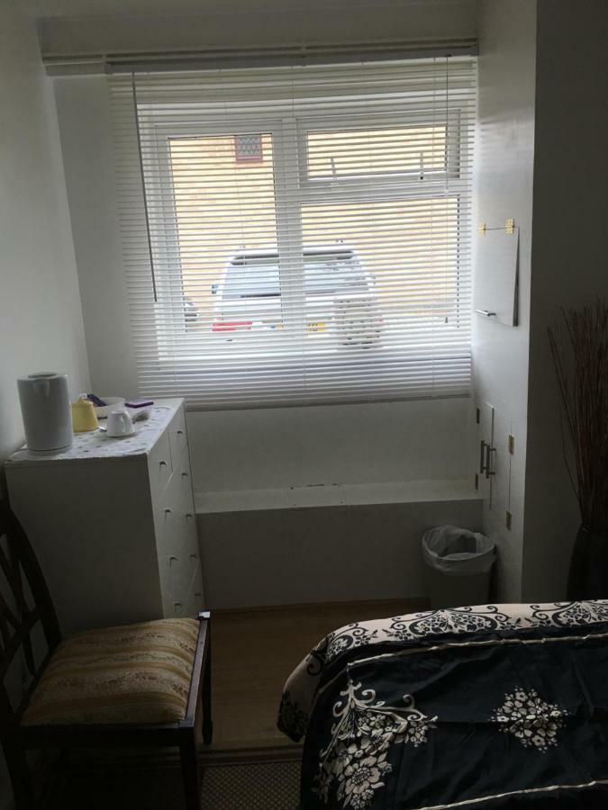 Travelling Stop Apartment Swindon Exterior foto